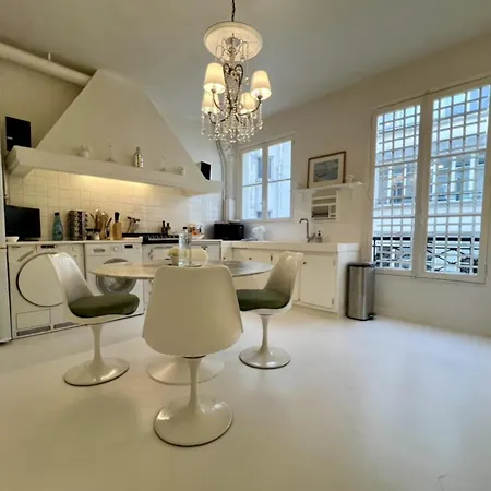 Classic French Luxury - 175m2 Apartmán *
