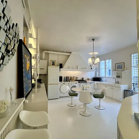 Classic French Luxury - 175m2 *