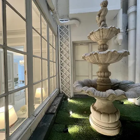 Classic French Luxury - 175m2 *
